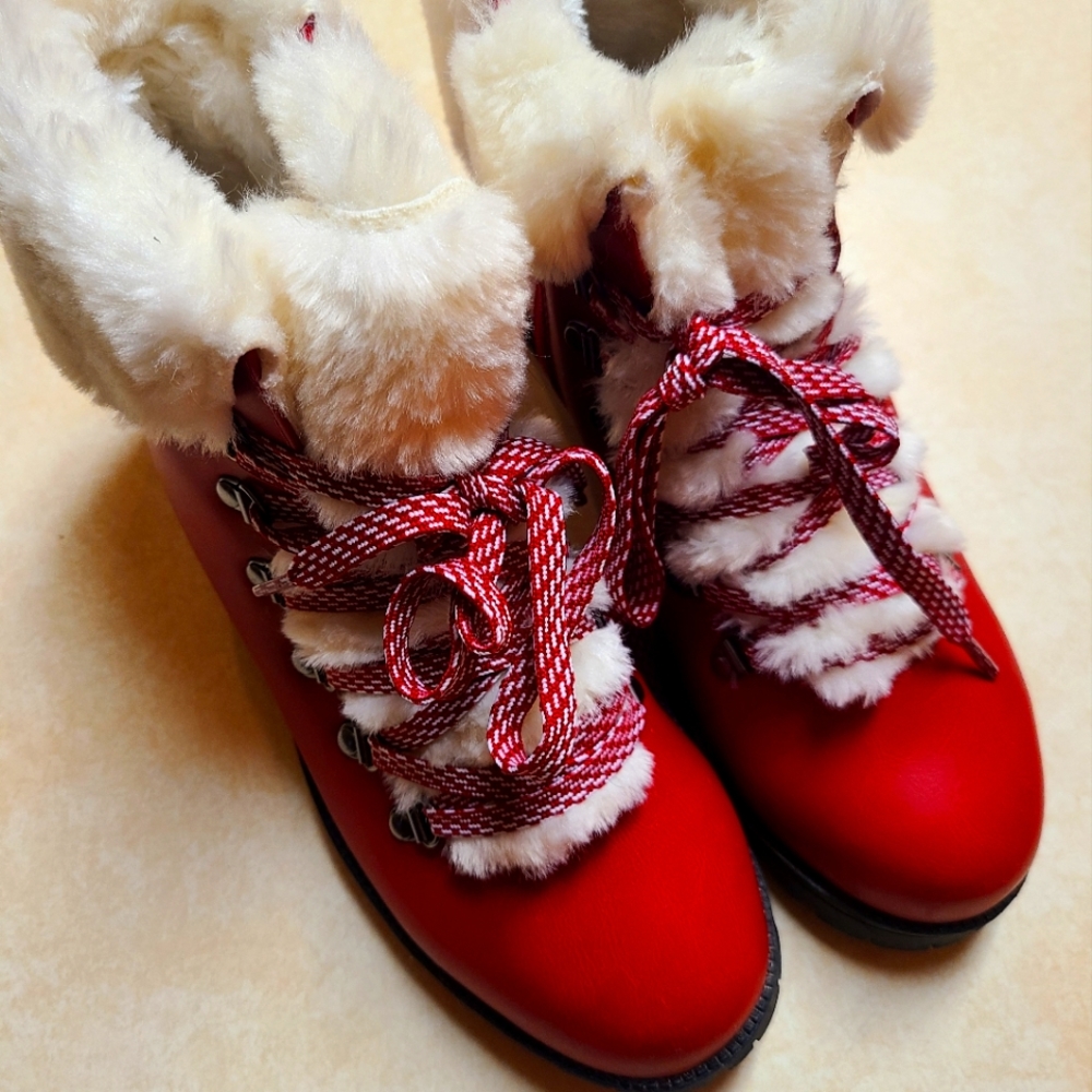 Comfortview Women's Wide Width The Arctic Bootie - Size 8.5